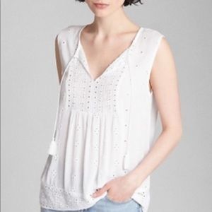 NWT Gap White Eyelet Sleeveless blouse